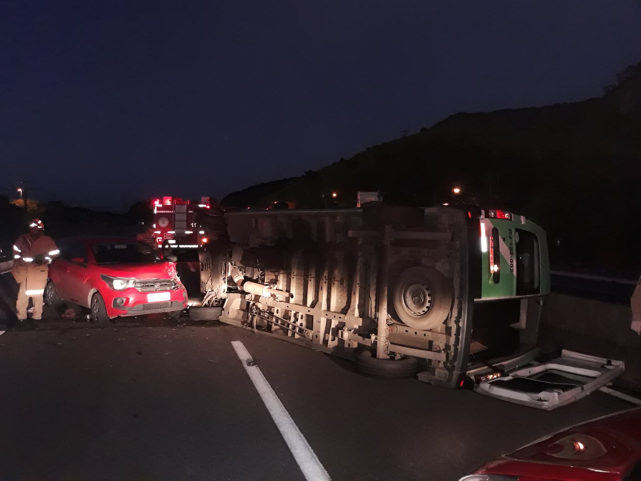 CORPO DE Bombeiros foram acionados para socorrer as vítimas