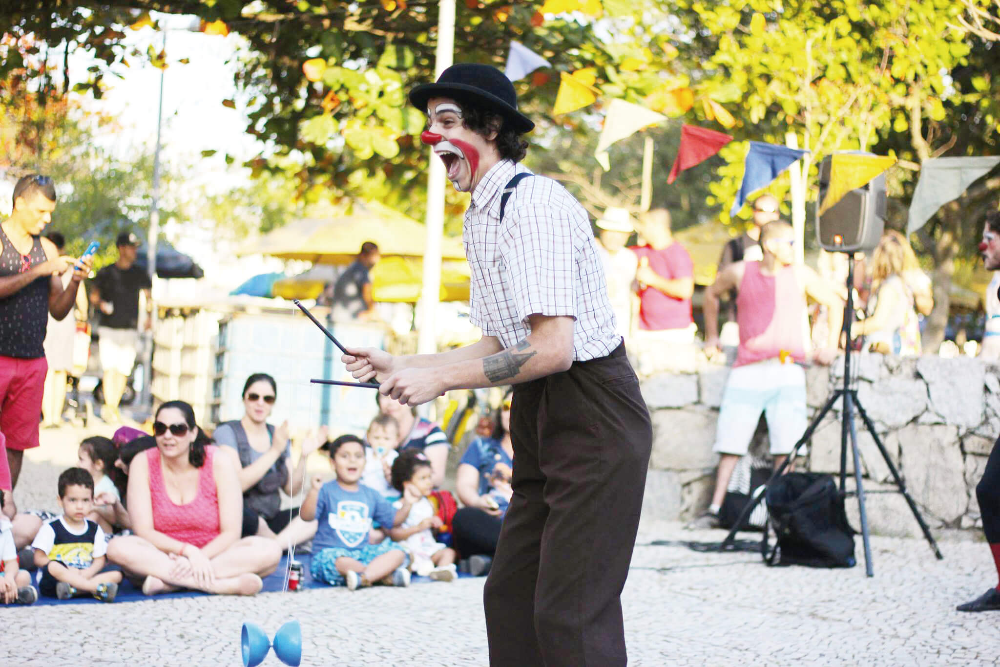 Iniciativa tem como foco oferecer atividades culturais gratuitas, incluindo espetáculo e roda de conversa