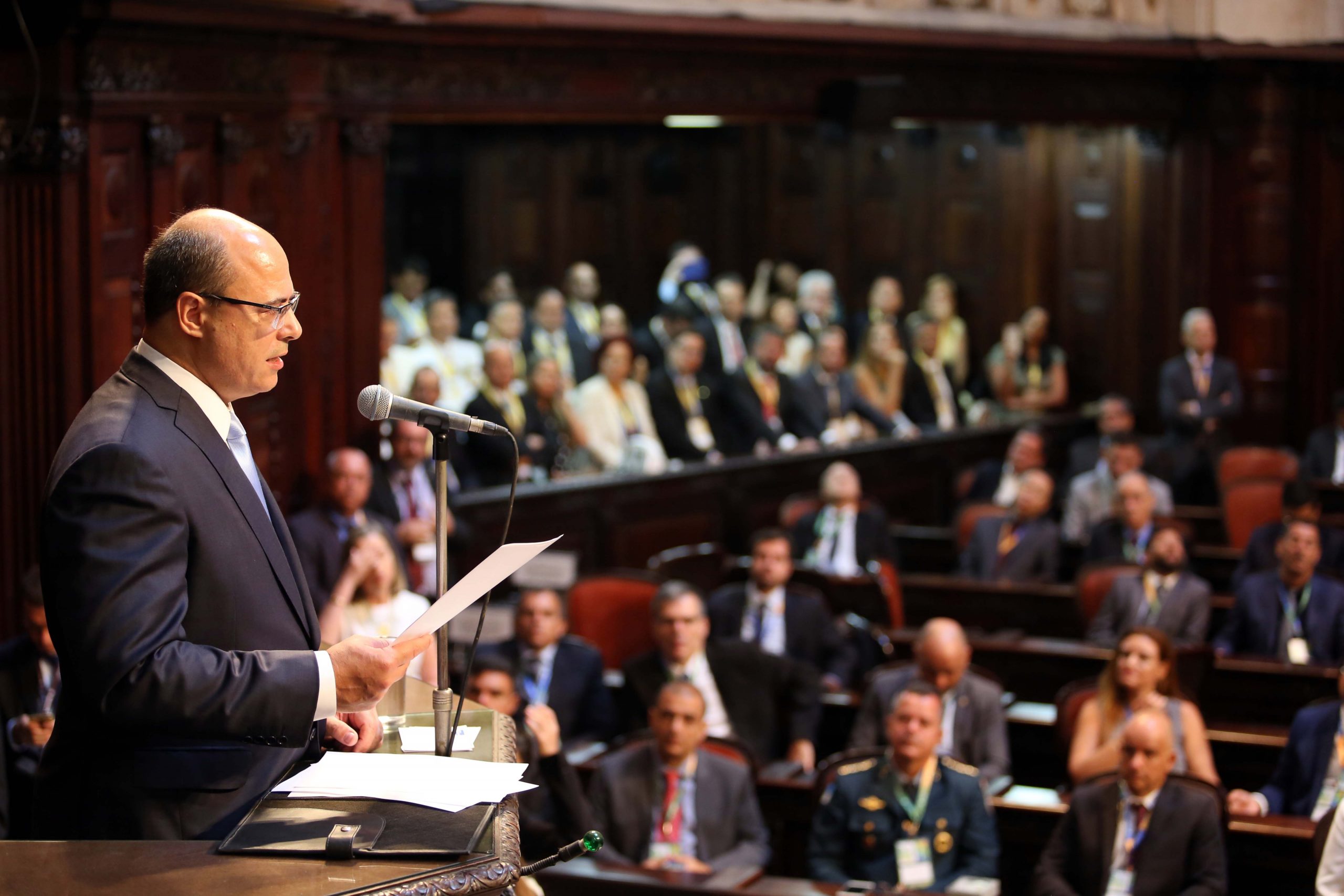 Governador Eleito Wilson Witzel discursa após assinar o termo de posse.