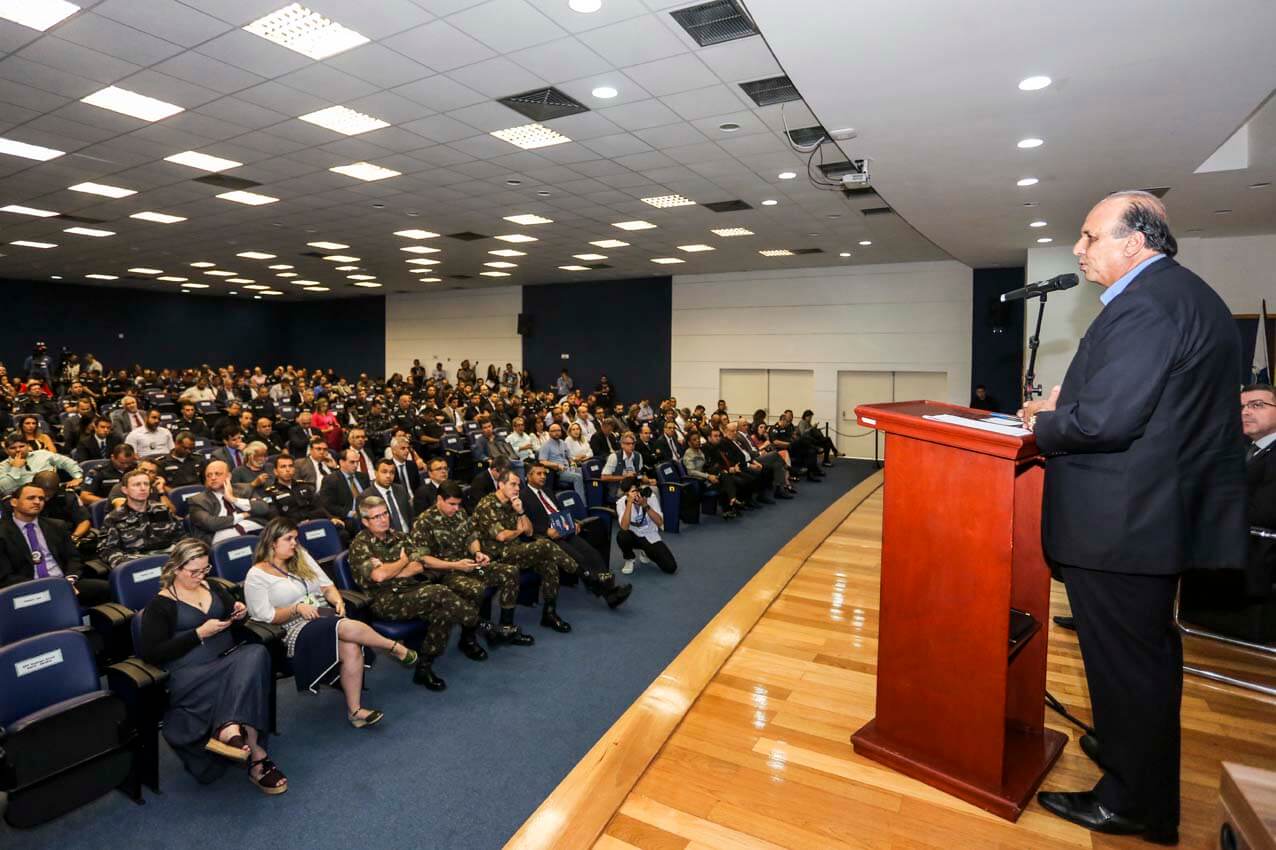 O governador Pezão durante a cerimônia na Cidade da Polícia