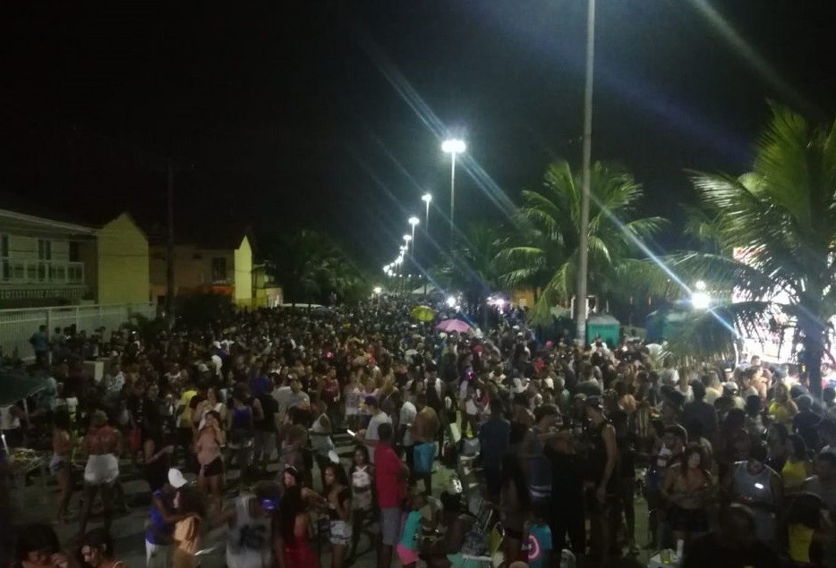 Eventos na orla de Coroa Grande atraíram centenas de pessoas durante o Carnaval