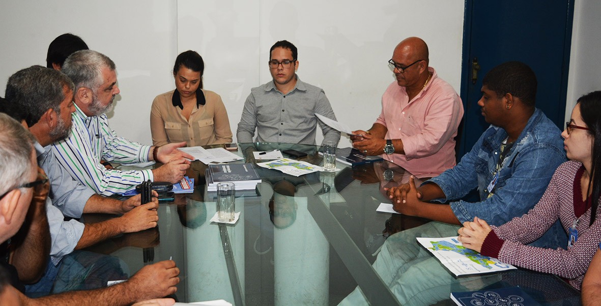 A reunião entre prefeito Carlos Graçano e os representantes do Sebrae e da Jucerja aconteceu na terça-feira, na sede da prefeitura