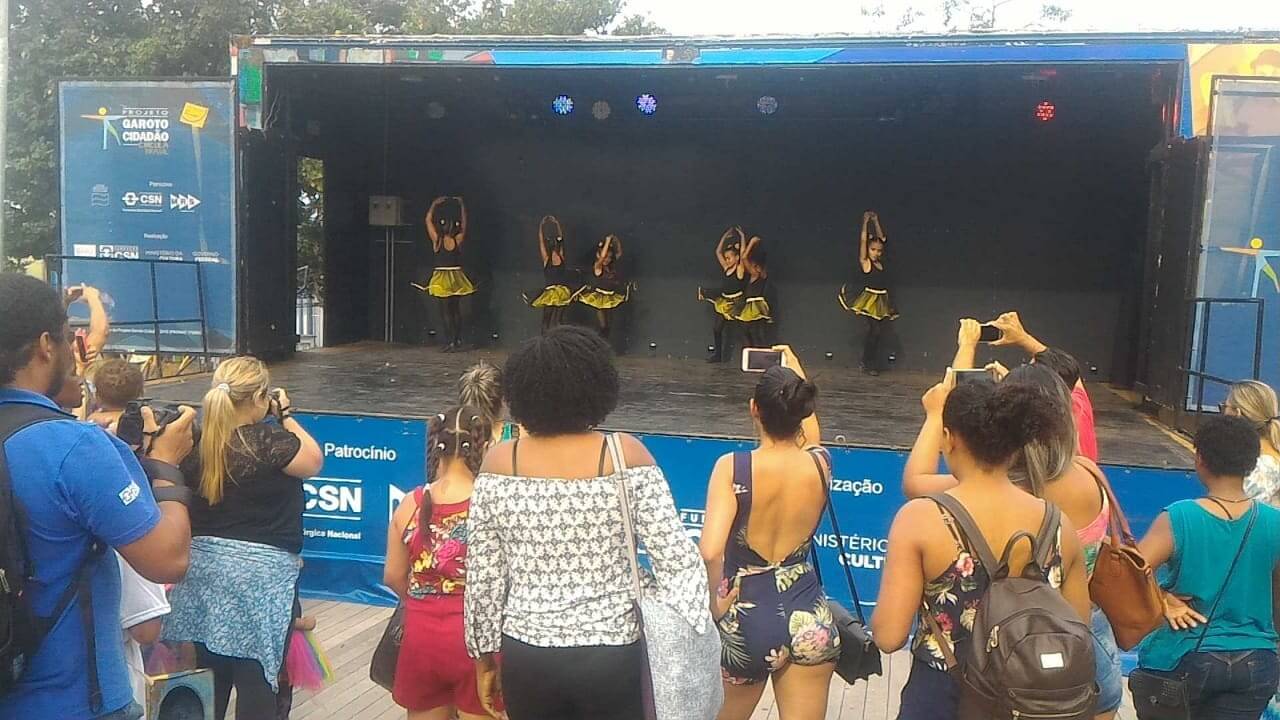 APRESENTAÇÃO DE dança foi uma das atrações do Projeto Garoto Cidadão em Itaguaí