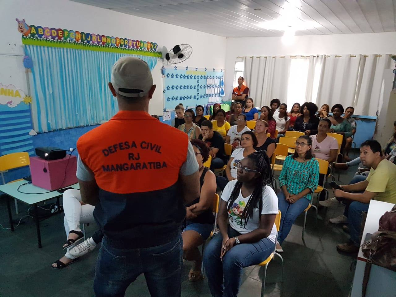 AGENTES DA Defesa Civil vão capacitar alunos e professores para situações de emergência