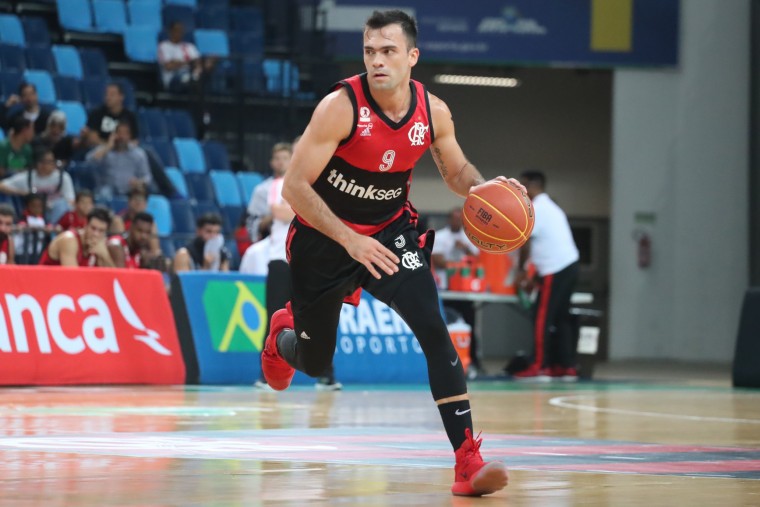 O ala-armador Deryk Ramos foi o cestinha da partida com 15 ponto diante do Joinville