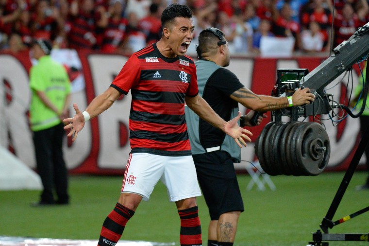 Uribe comemora o gol marcado na vitória do Flamengo sobre o Boavista por 1 a 0, no Marcanã