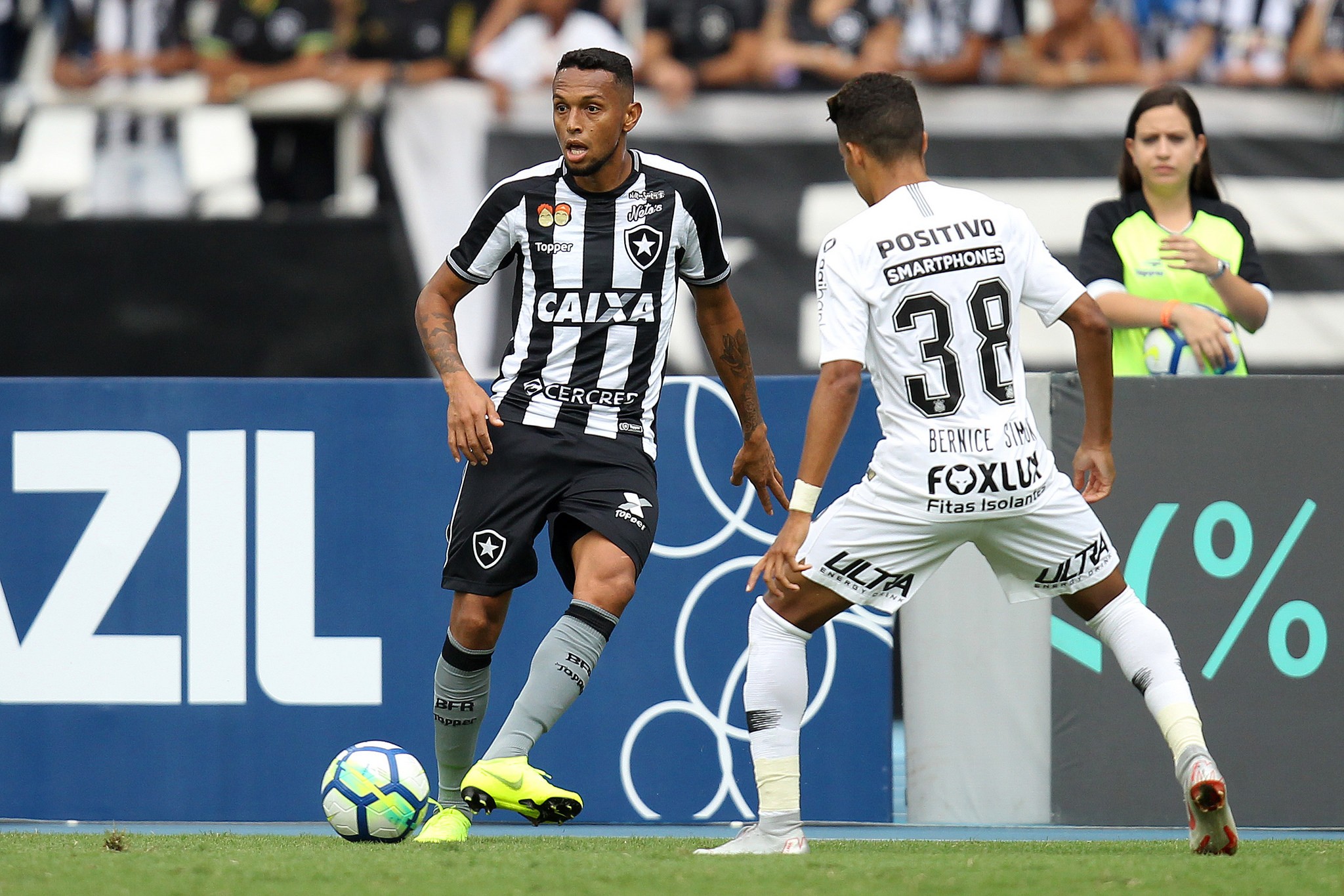Gilson foi um dos destaques na vitória do Botafogo sobre o Corinthians, no Nilton Santos
