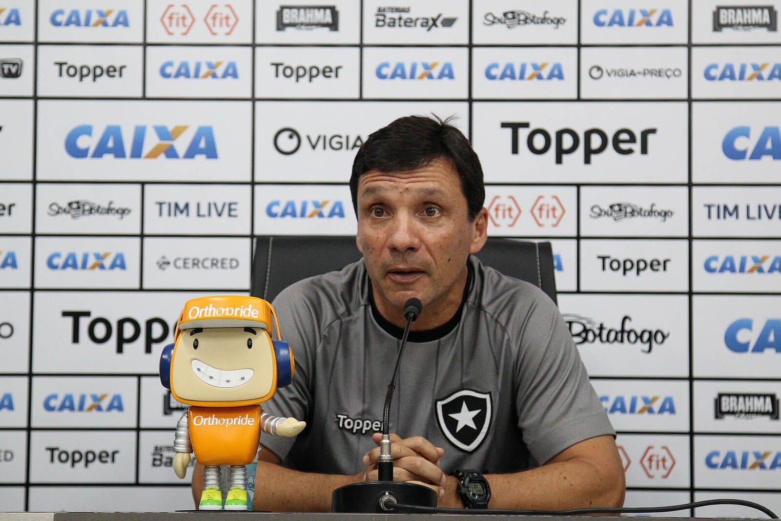 Zé Ricardo não espera vida fácil em solo argentino, mas quer um Botafogo buscando a classificação