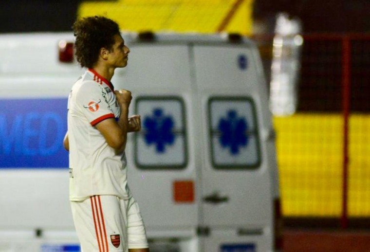 Willian Arão comemora o gol marcado na vitória do Flamengo por 1 a 0 contra o Sport