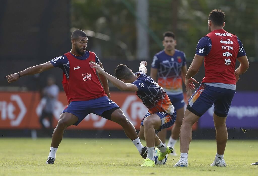 Willian Maranhão durante treino no Centro Treinamento do Almirante, na tarde de quarta-feira