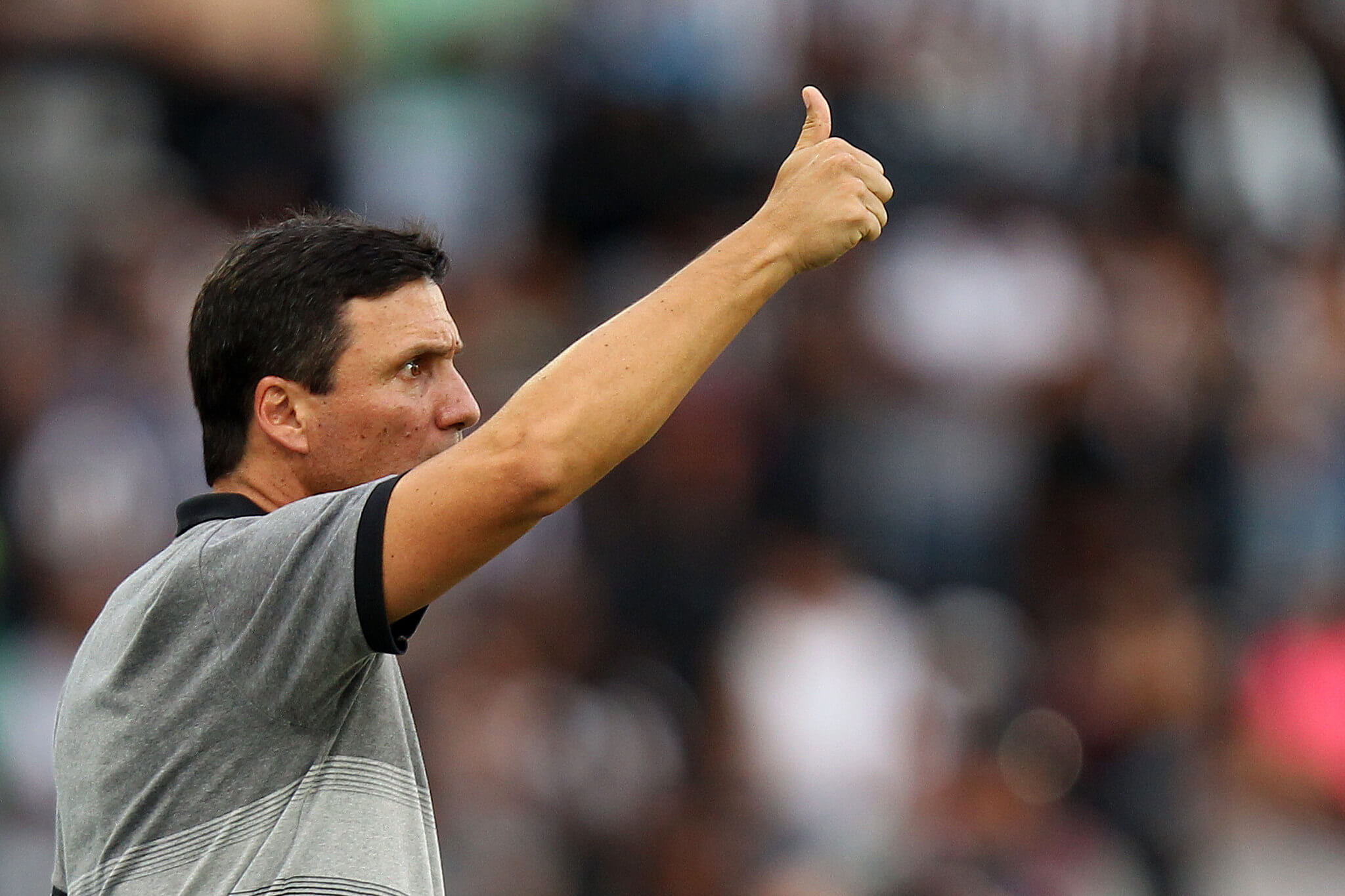 Zé Ricardo exalta elenco, comemora vitória e já convoca torcida para jogo com o Paraná