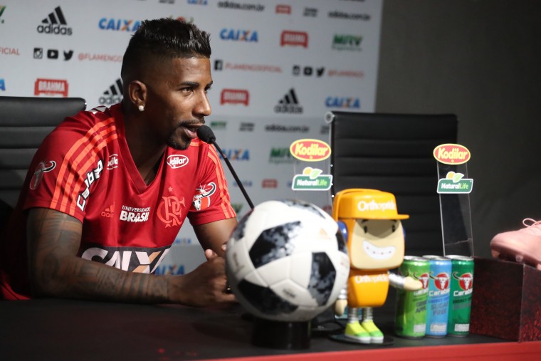 O lateral Rodinei falou da reta final do Brasileirão em entrevista coletiva no Ninho do Urubu