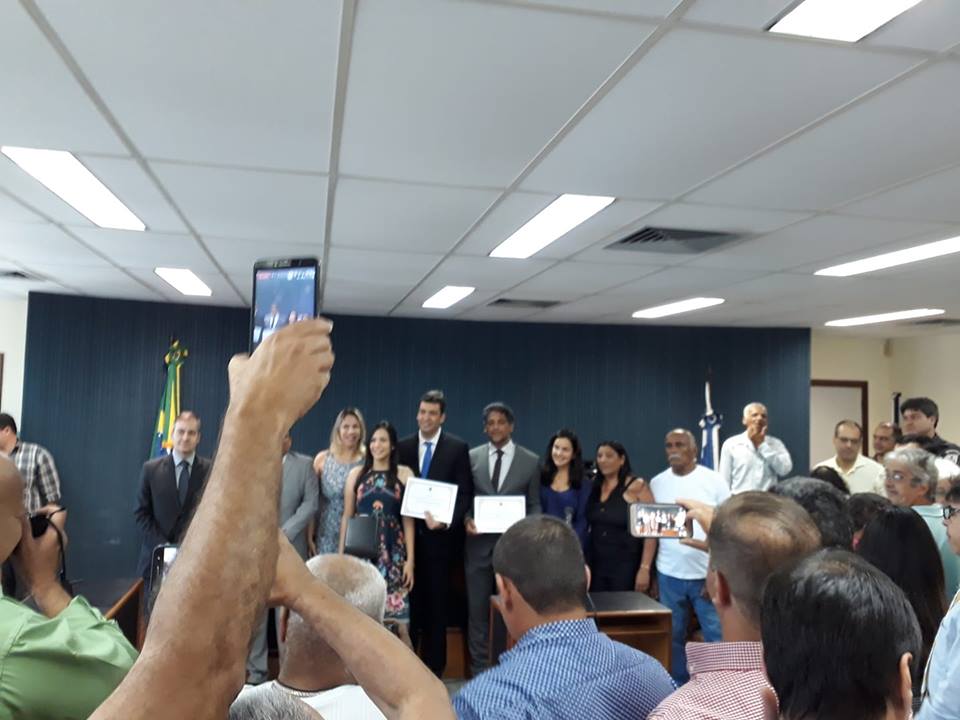 ALAN BOMBEIRO e Chicão da Ilha foram diplomados na manhã de quarta-feira no Fórum da cidade