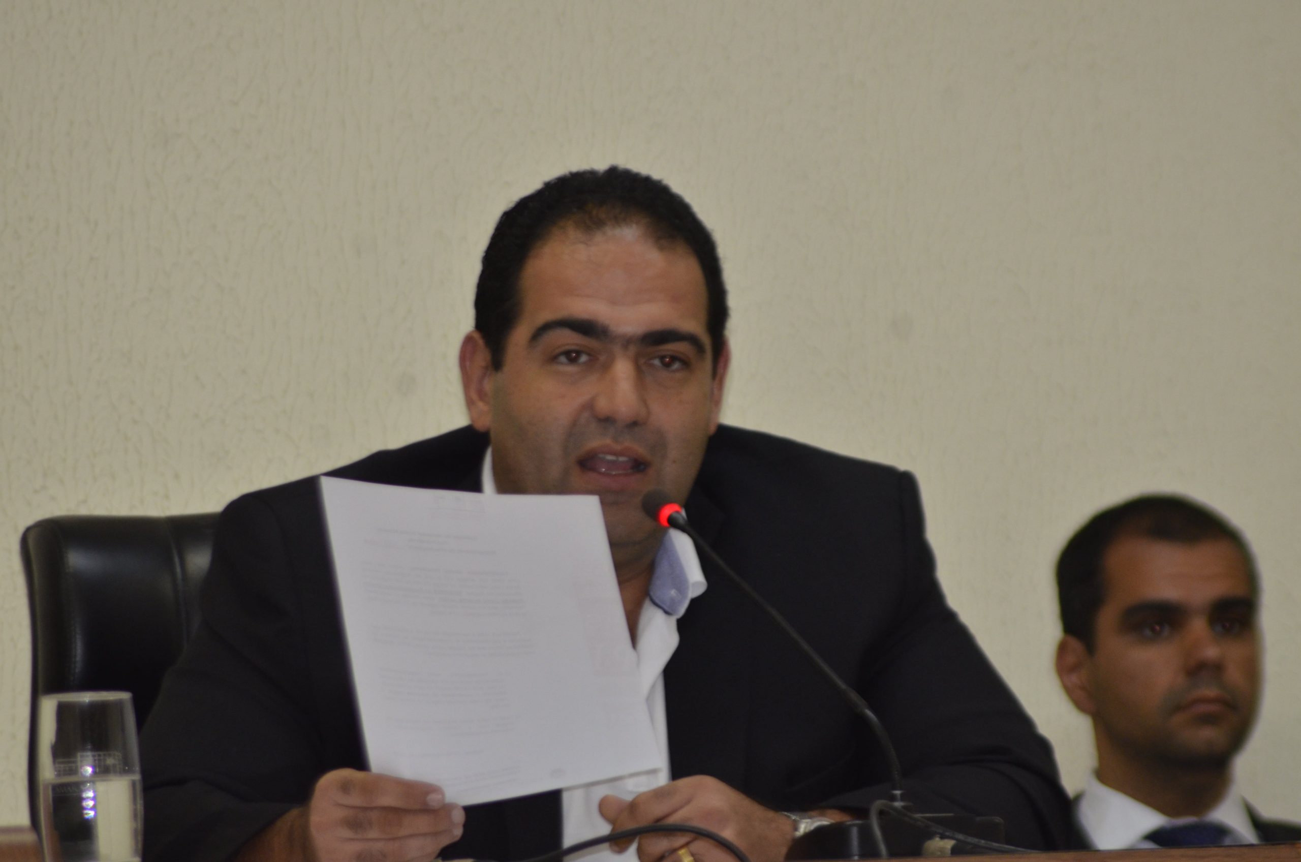 O VEREADOR André Amorim lamentou a rejeição dos seus requerimentos endereçados ao prefeito Charlinho