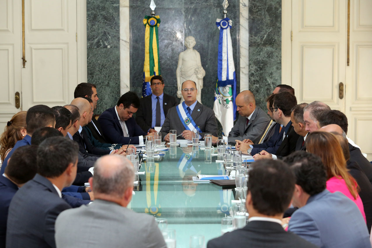 GOVERNADOR WILSON Witzel, durante reunião com secretariado no Salão Verde do Palácio Guanabara