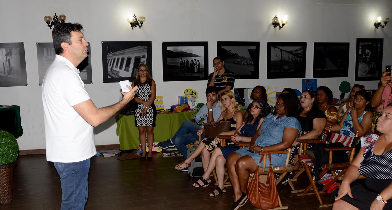 O prefeito Alan Bombeiro participou do encontro e destacou a importância da qualificação do servido