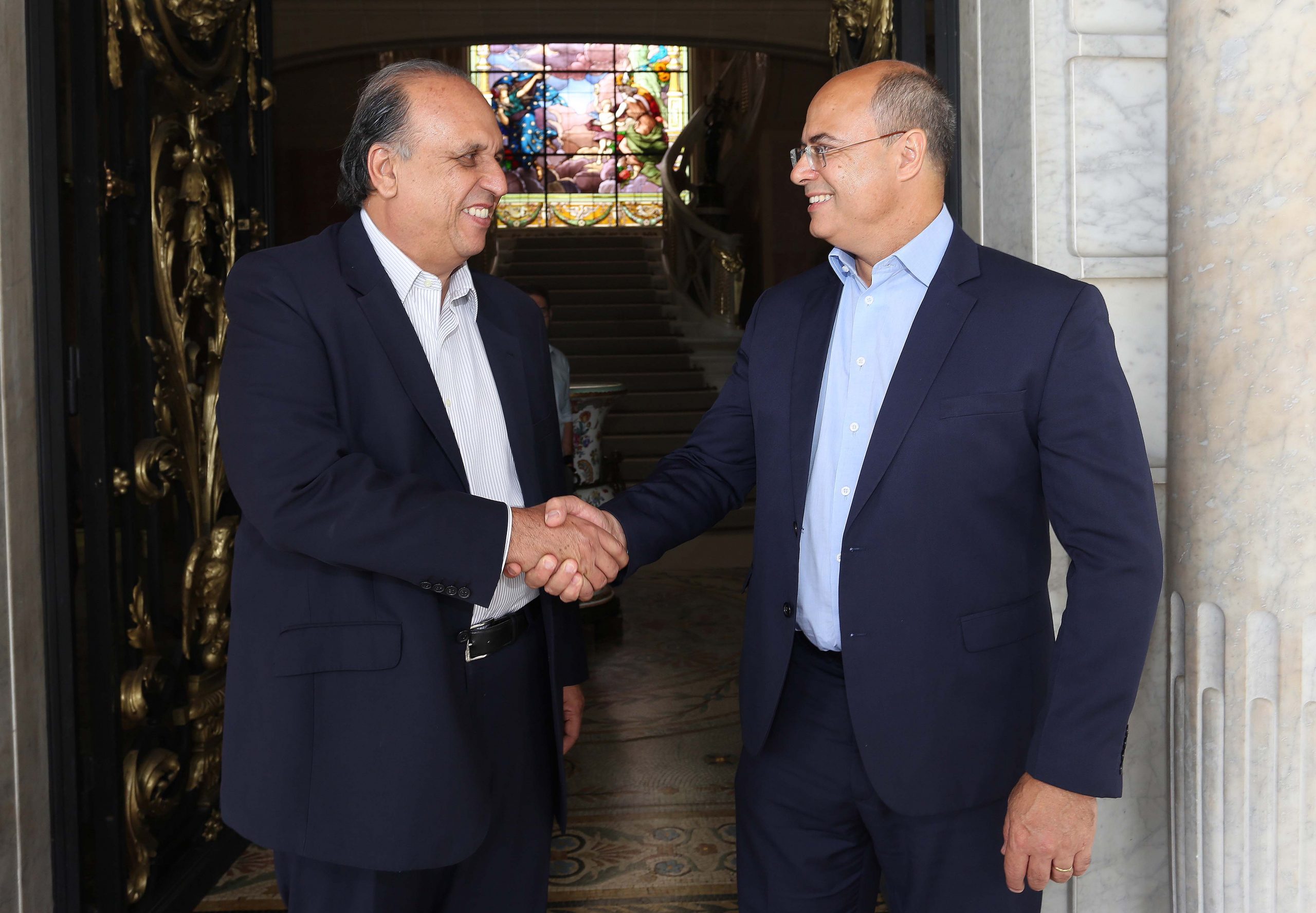 A visita ocorreu no Palácio Laranjeiras, onde combinaram a primeira reunião de transição