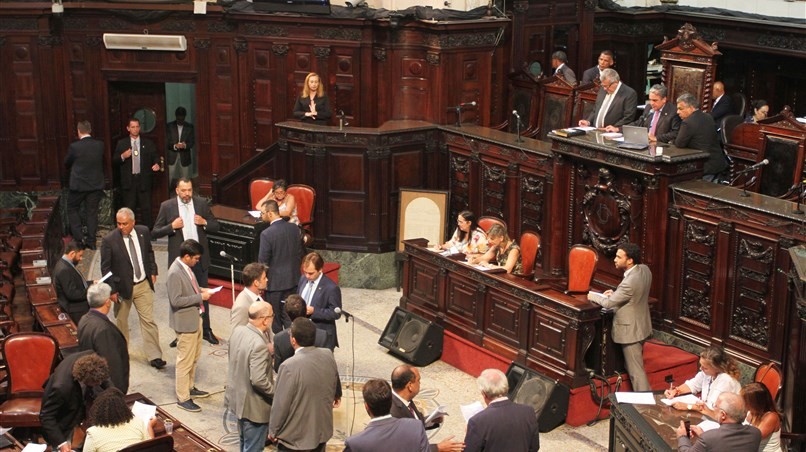 A proposta ainda será votada pela Casa em segunda discussão