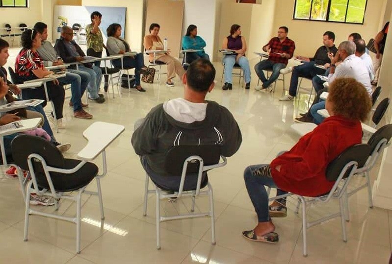 Pais de usuários do Capsi durante reunião com vereadores para discutir direitos da pessoa com deficiência