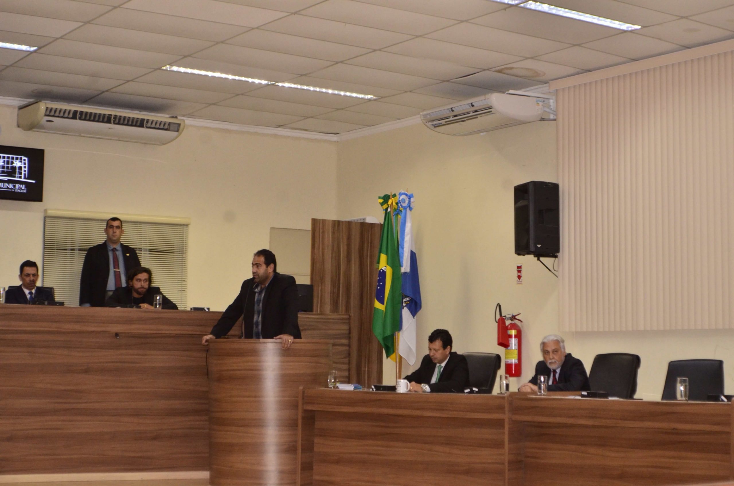 André Amorim cobrou do prefeito Charlinho ações imediatas para quem sofreu com os alagamentos