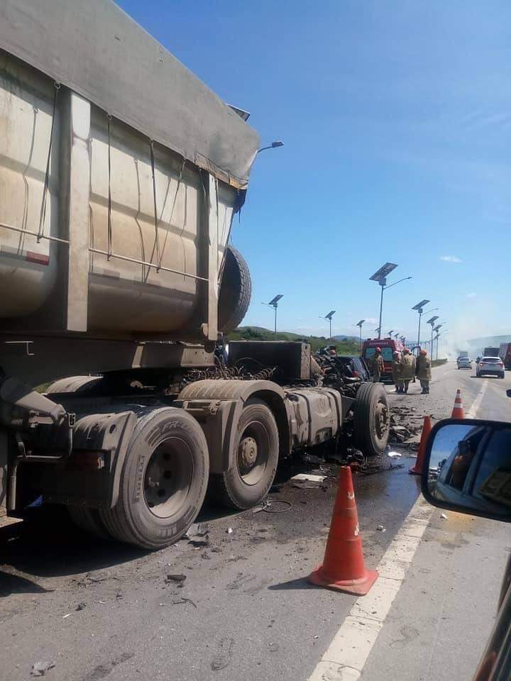 ACIDENTE NO Arco Metropolitano, em Seropédica foi causado por incêndio às margens da via