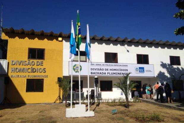 A Divisão de Homicídios da Baixada Fluminense está a cargo das investigações do crime