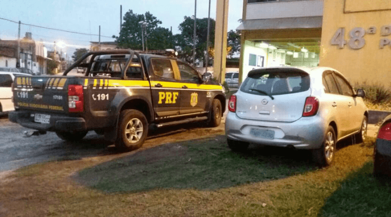 O CARRO recuperado e o motorista foram conduzidos pela PRF para a 48ª DP(Seropédica)