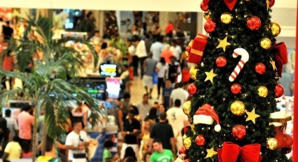 COMPRAS DE Natal deverão ser feitas com 13º salário, segundo pesquisa