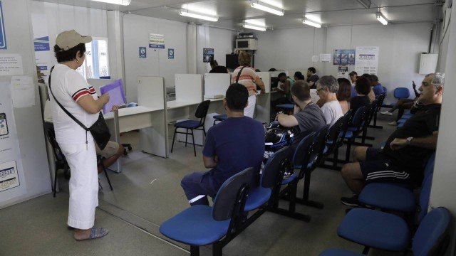 ATENDIMENTO NOS postos do Detran-RJ teve horário alterado para 8h até às 17h