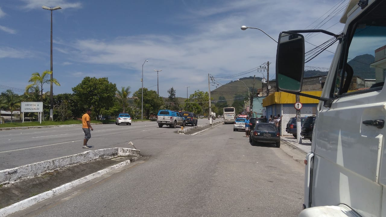 Agentes da PRF foram atacados durante comboio de transporte de urânio