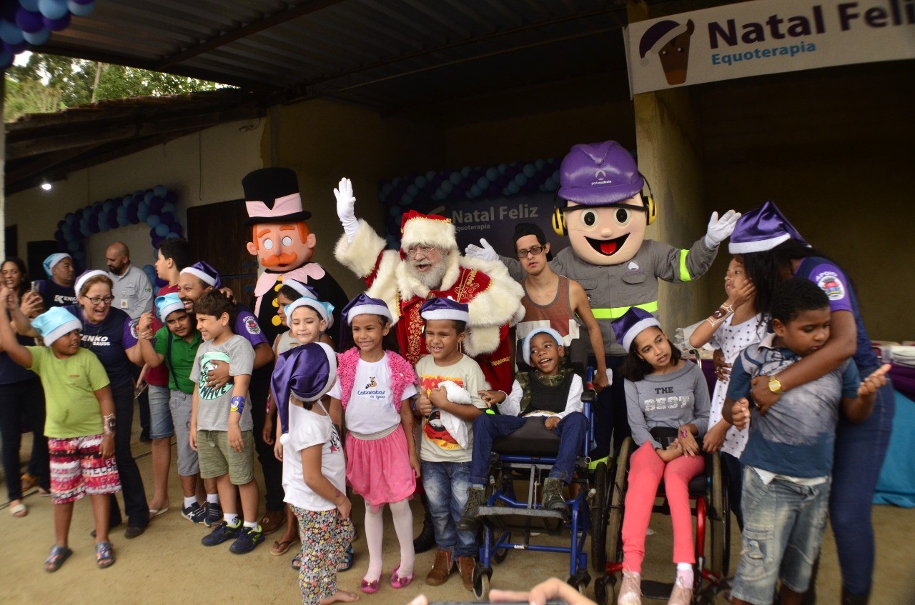 Festa de Natal encanta praticantes de equoterapia em Itaguaí